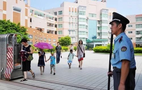 8死2伤，又是一起校园伤人事件！预防校园暴恐我们能做什么？